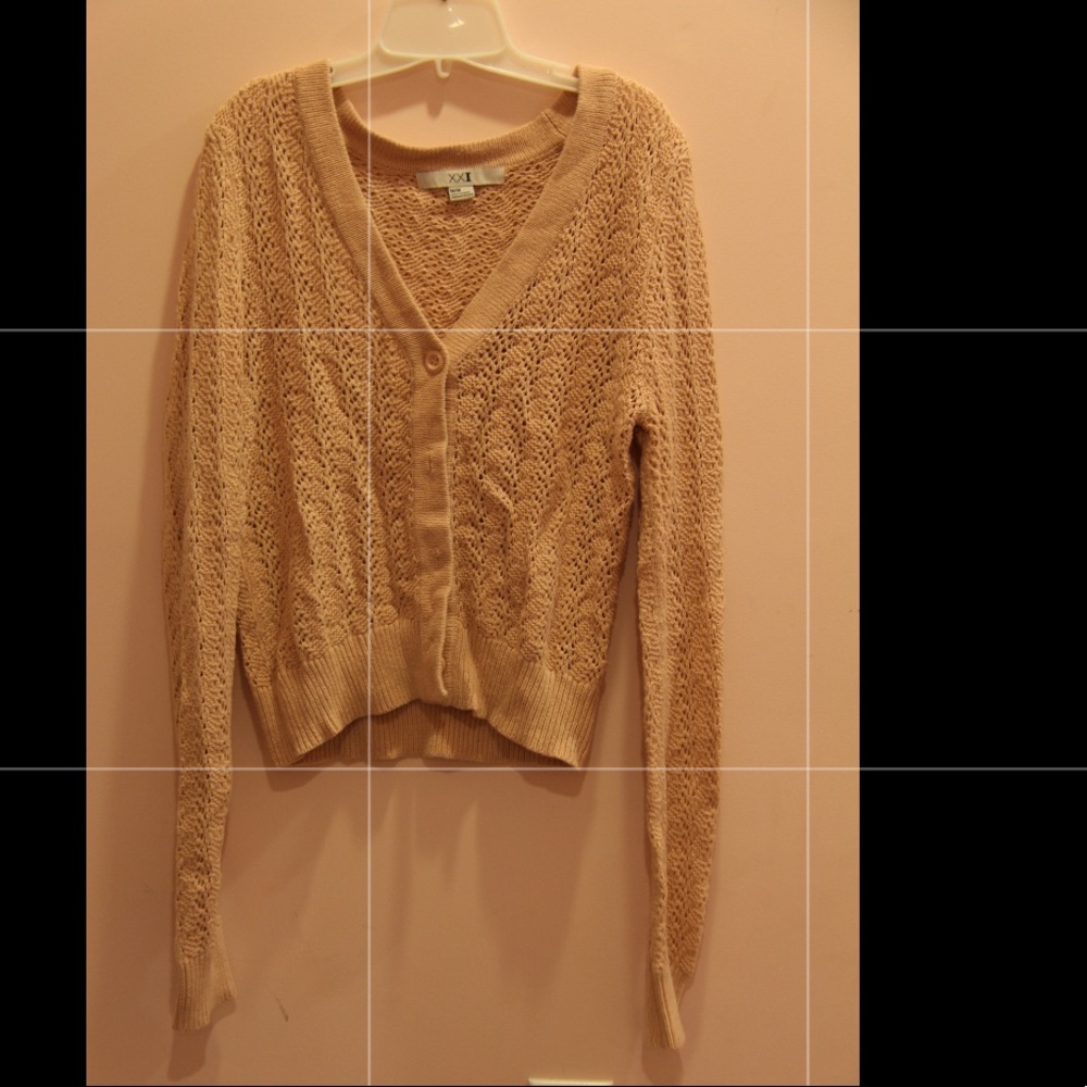 Forever 21 Cropped Button Up Sweater Size Medium